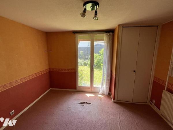 vente maison de type VI en impasse avec bâtiment annexe comprenant un appartement de type Ibis