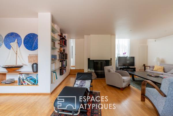 Vaste maison d’architecte et son écrin de verdure avec piscine