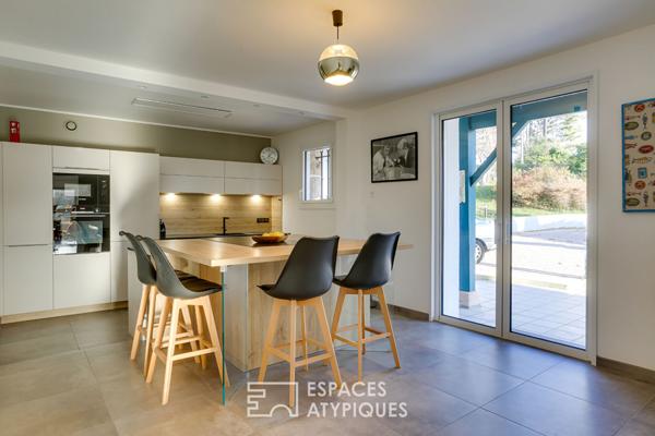 Maison contemporaine avec vue sur une nature préservée