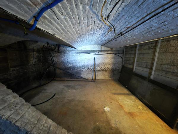 Spacieuse Cave de 49 m² Quartier Vauban Esquermes