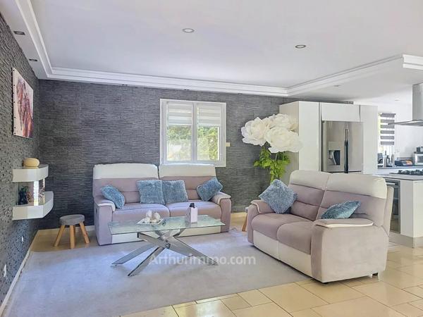Vente                                                      Maison
                        
                     3 pièces                      105 m2                     à Mouans-Sartoux
