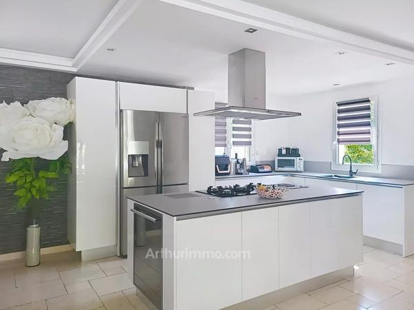Vente                                                      Maison
                        
                     3 pièces                      105 m2                     à Mouans-Sartoux