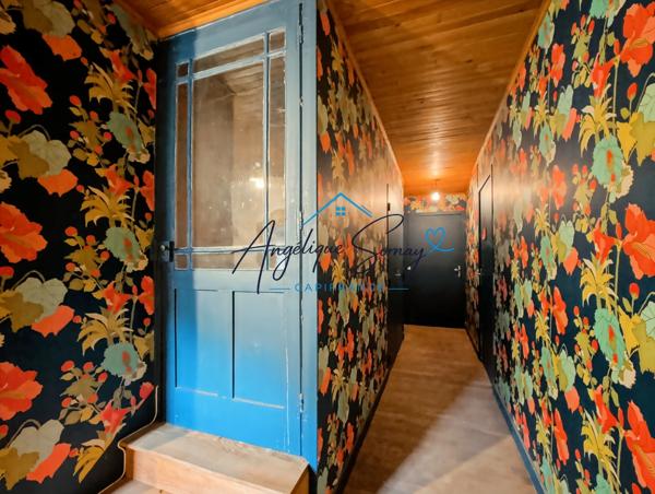ARLAY – DEMEURE EN PIERRE DU XVIe SIÈCLE, TOUR ET CAVE VOÛTÉE