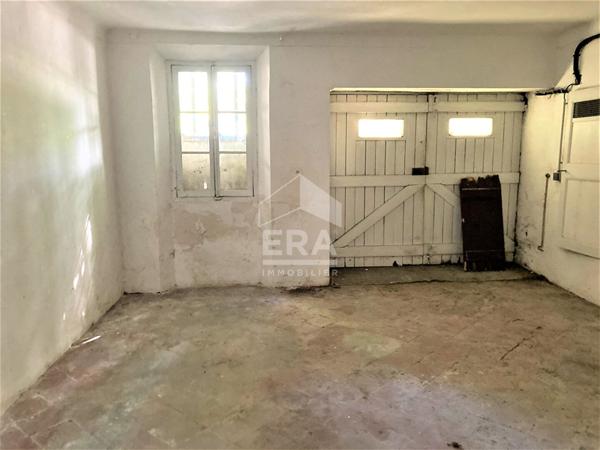 MAISON DIVISEE EN 2 APPARTEMENTS, VENDUE LOUEE