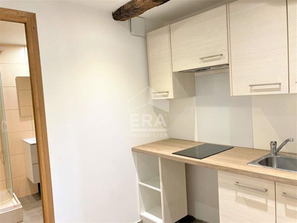 MAISON DIVISEE EN 2 APPARTEMENTS, VENDUE LOUEE