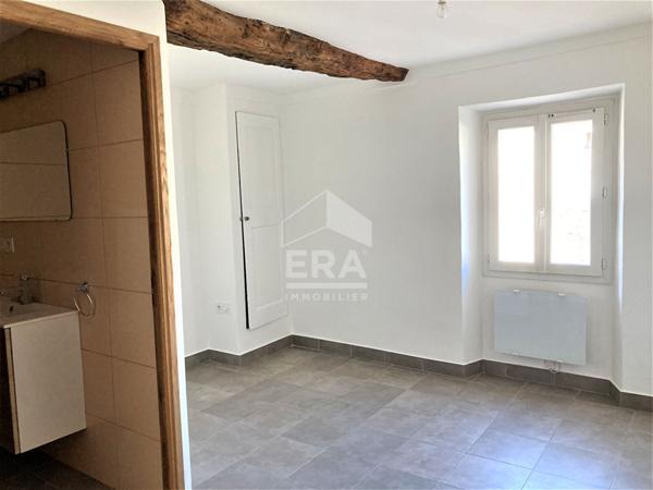 MAISON DIVISEE EN 2 APPARTEMENTS, VENDUE LOUEE