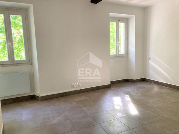 MAISON DIVISEE EN 2 APPARTEMENTS, VENDUE LOUEE