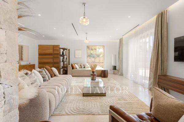 Villa dans un prestigieux domaine fermé, à quelques minutes de la Croisette