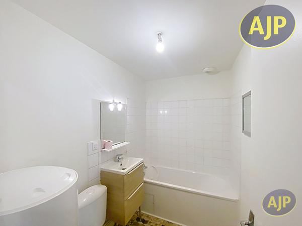Appartement à vendre Nantes - 1 pièces, 32m² avec 1 chambre(s) à 119 950€ - AJP Immobilier Carquefou