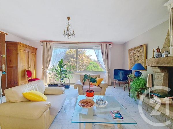 Maison à vendre  10 pièces - 200,30 m 2   COMBOURG  - 35