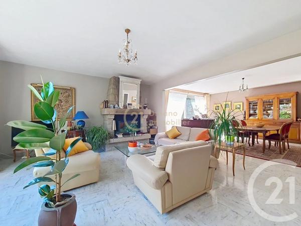 Maison à vendre  10 pièces - 200,30 m 2   COMBOURG  - 35
