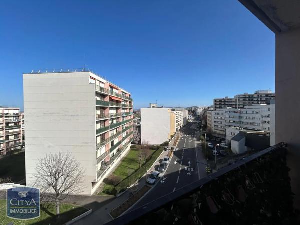 Appartement à louer 3 pièces 75.8m²