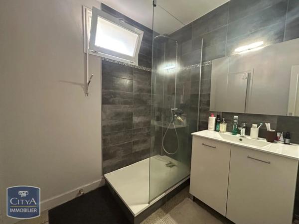 Appartement à louer 3 pièces 75.8m²