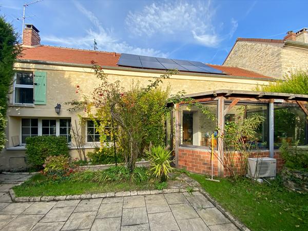 Maison ancienne coeur de village de Oinville sur montcient