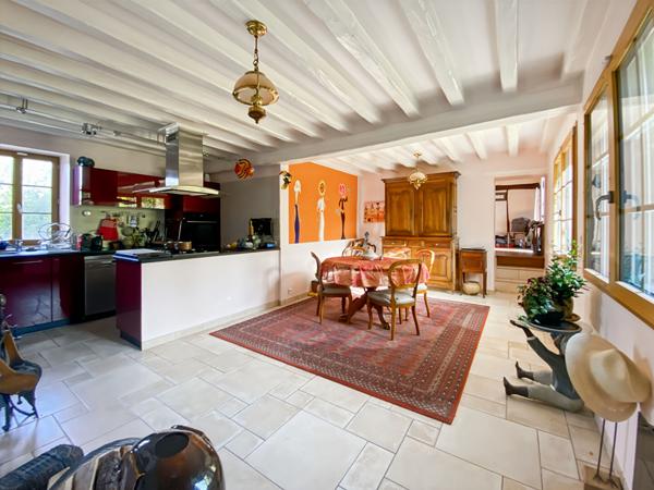 Maison ancienne coeur de village de Oinville sur montcient