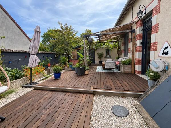 MAISON 6 PIECES QUARTIER CHARLET avec jardin et studio indép