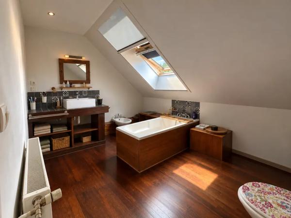 MAISON 6 PIECES QUARTIER CHARLET avec jardin et studio indép