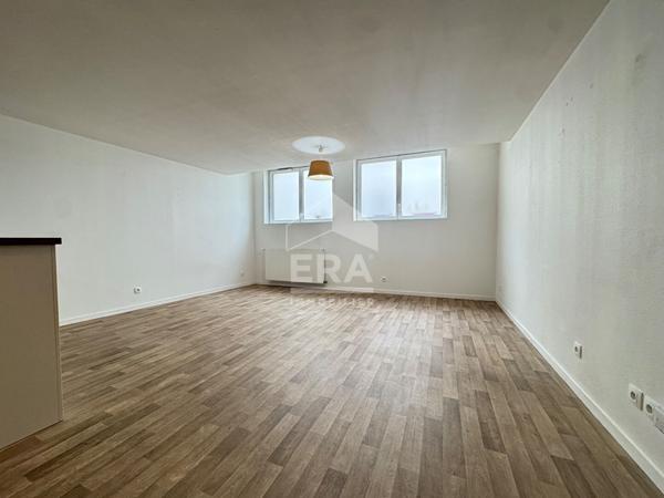 GRAND studio avec parking en sous-sol - Orleans HYPER CENTRE  - immeuble recent