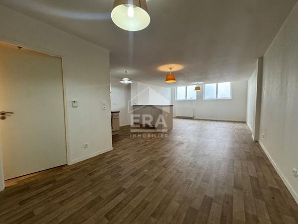 GRAND studio avec parking en sous-sol - Orleans HYPER CENTRE  - immeuble recent