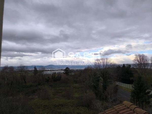 Appartement en duplex dans une belle petite copropriété avec parking