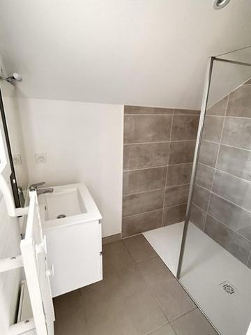 Maison à louer à Guer dans le Morbihan (56380), ref : 56046-L223