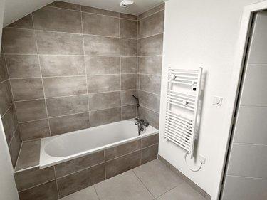 Maison à louer à Guer dans le Morbihan (56380), ref : 56046-L223