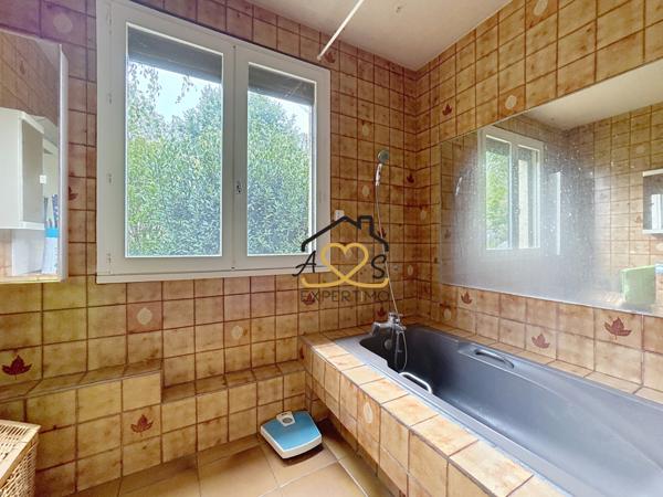 Thiers (63300) MAISON FAMILIALE AVEC SOUS SOL SUR TERRAIN DE 2000M2 - THIERS 63300