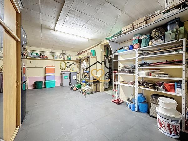 Thiers (63300) MAISON FAMILIALE AVEC SOUS SOL SUR TERRAIN DE 2000M2 - THIERS 63300