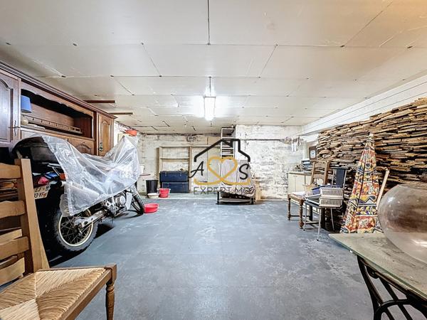 Thiers (63300) MAISON FAMILIALE AVEC SOUS SOL SUR TERRAIN DE 2000M2 - THIERS 63300