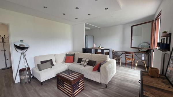 Appartement T2 rénové avec balcon et vue montagne  !