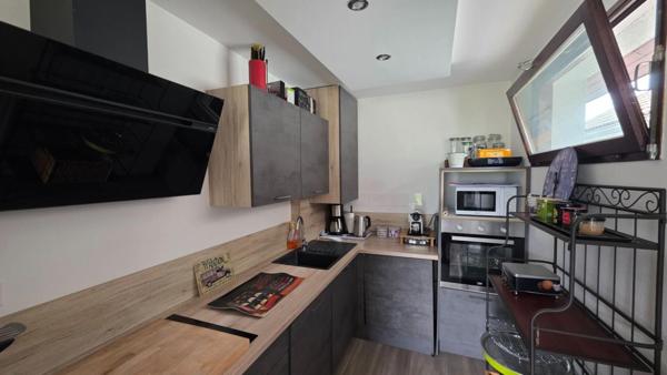 Appartement T2 rénové avec balcon et vue montagne  !