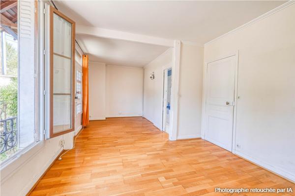 LE MÉE VILLAGE ? MAISON INDÉPENDANTE AVEC DÉPENDANCE ? PROXIMITÉ BORDS DE SEINE
