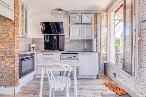 LE MÉE VILLAGE ? MAISON INDÉPENDANTE AVEC DÉPENDANCE ? PROXIMITÉ BORDS DE SEINE