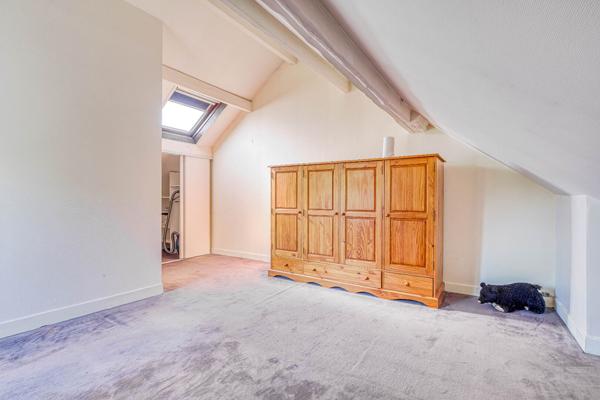 LE MÉE VILLAGE ? MAISON INDÉPENDANTE AVEC DÉPENDANCE ? PROXIMITÉ BORDS DE SEINE