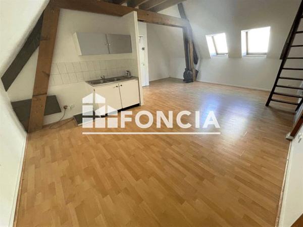 Location Studio 30.9 m² - 13 RUE DES GRANGES Melun 77000