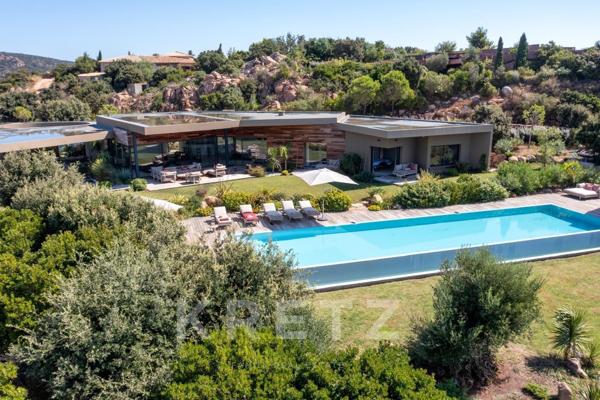 VILLA DE LUXE AVEC PISCINE ET VUE MER