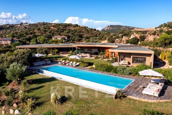 VILLA DE LUXE AVEC PISCINE ET VUE MER