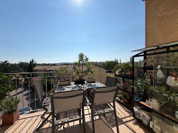 VENDU LIBRE D'OCCUPATION Appartement Vedène 2 pièce(s) 43.61 m2 avec balcon stationnement et piscine