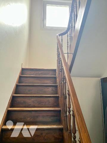 ROSENDAEL
Maison de ville en excellent état à proximité de la MER (10 minutes à pied) 
Au RDC...