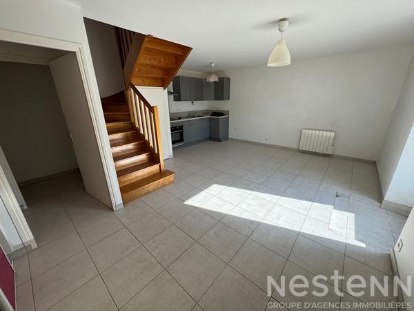 A vendre - Maison rénovée en deux logements à ERDEVEN