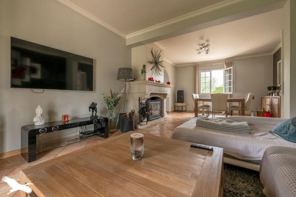 Maison à vendre |  Eyliac |  10 pièces | 181 m²