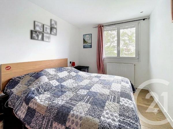 Appartement T4 à vendre  4 pièces - 72,50 m 2   BORDEAUX  - 33