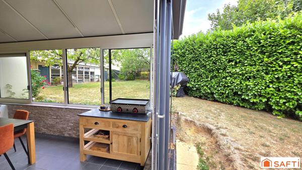 Maison de caractère T8 individuelle de 230m², DPE C, avec jardin, garage et dépendance