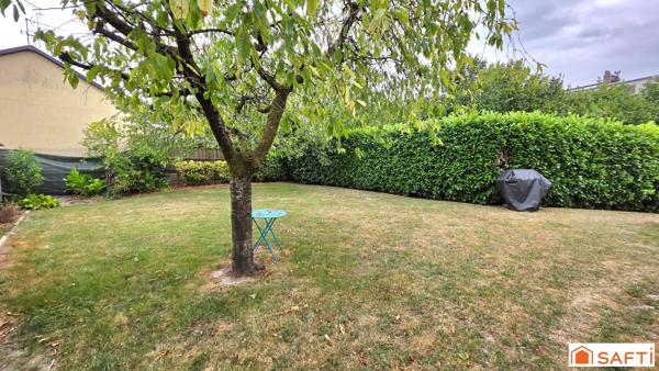 Maison de caractère T8 individuelle de 230m², DPE C, avec jardin, garage et dépendance