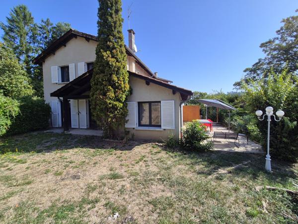 Maison mitoyenne d'un côté de 124,60 m² sur deux niveaux