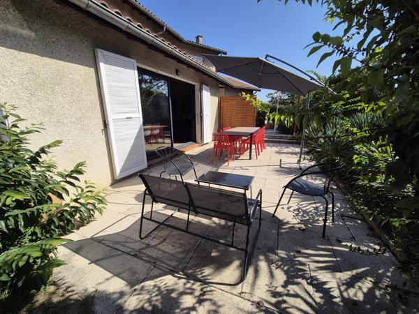Maison mitoyenne d'un côté de 124,60 m² sur deux niveaux