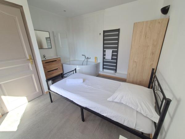 Maison mitoyenne d'un côté de 124,60 m² sur deux niveaux