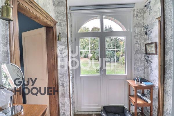 Charmante maison de caractère en briques à 10 minutes de Bernay, sur grand terrain arboré