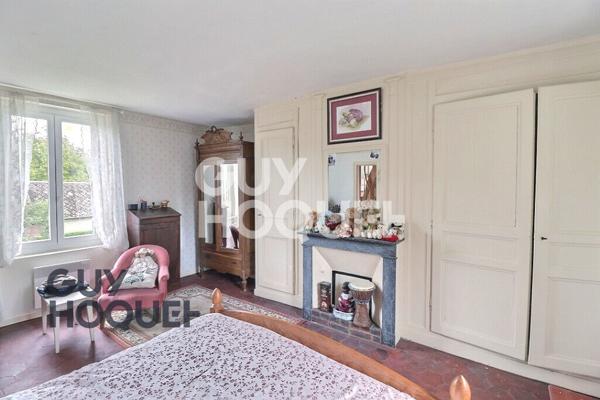 Charmante maison de caractère en briques à 10 minutes de Bernay, sur grand terrain arboré