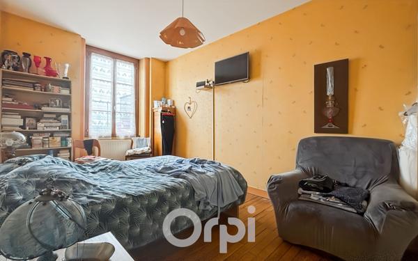 Immeuble à vendre    5 pièces • 398 m2 Limoges